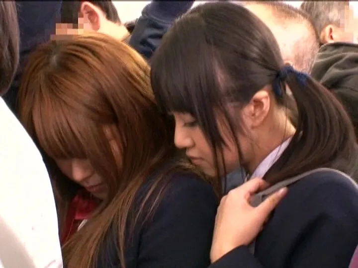 ナチュラルハイ女子校生レズエロ画像まとめ！女子校生のバス・電車痴漢や学園系レズエロ画像！(3ページ目) 20枚目の画像です。